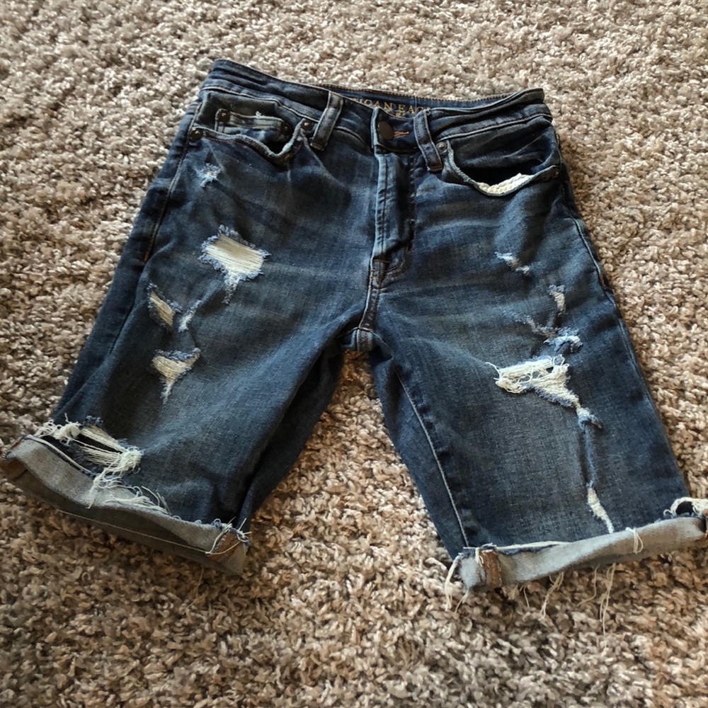 American eagle distressed Bermuda shorts